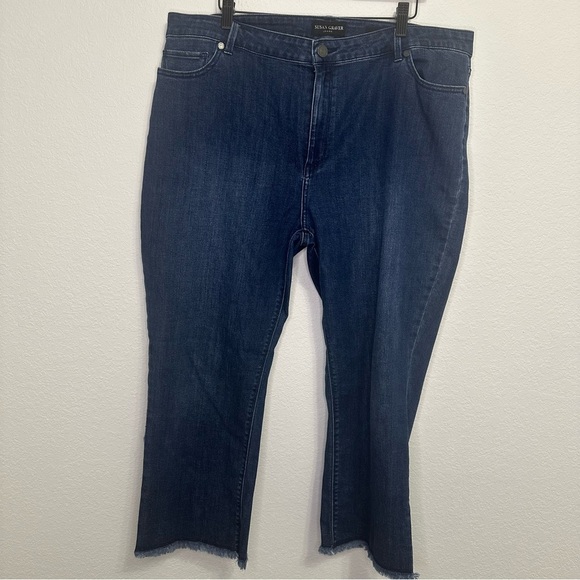 Susan Graver Cropped Jeans – Size 18W – Blue - Picture 1 of 8